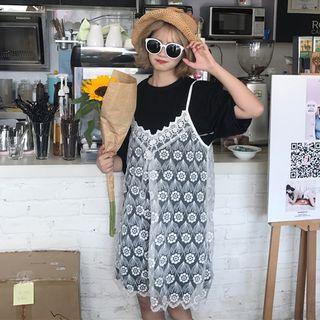 Set : Short-sleeve T-shirt + Spaghetti Strap Lace Dress