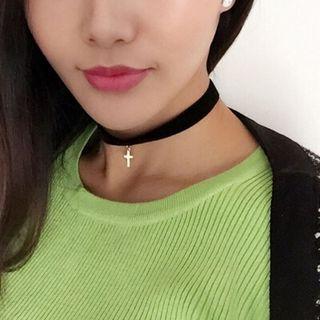 Cross Pendant Choker