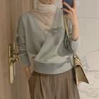Short-sleeve Turtleneck T-shirt / Long-sleeve V-neck Knit Top