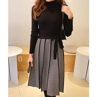 Mock-neck Patterned Knit Dress Black - One Size