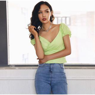 Puff-sleeved V-neck Crop T-shirt
