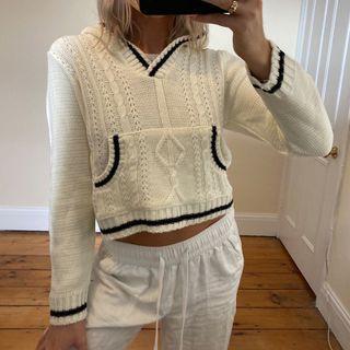 Cropped Long Sleeve Knit Top With Hat