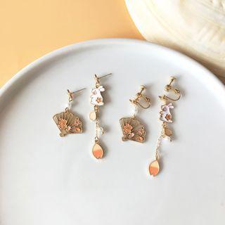 Non-matching Alloy Rabbit & Hand Fan Dangle Earring
