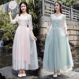 Elbow-sleeve Flower Embroidered Hanfu Dress