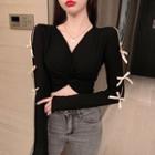 Bow Twist V-neck Cropped T-shirt