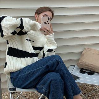 Mock-neck Striped Sweater / Wide-leg Jeans / Biker Jacket