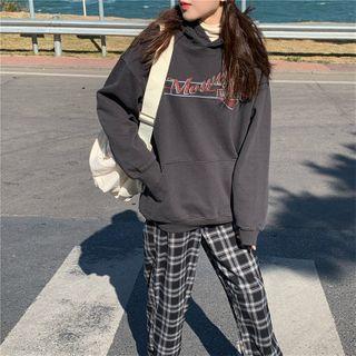 Printed Hooded Sweater / Plaid Pants