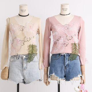 Lightweight Flower-accent Knit Top