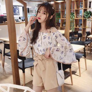 Floral Off Shoulder Blouse / Shorts