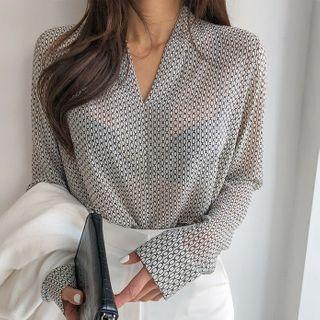 Collarless Patterned Crepe Shirt