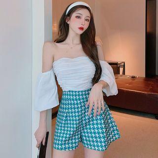 Elbow-sleeve Off-shoulder Top / Houndstooth Print Shorts