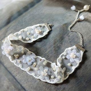 Flower Faux Pearl Lace Choker White - One Size