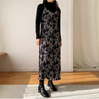 Spaghetti Strap Print Midi A-line Dress / Turtleneck T-shirt