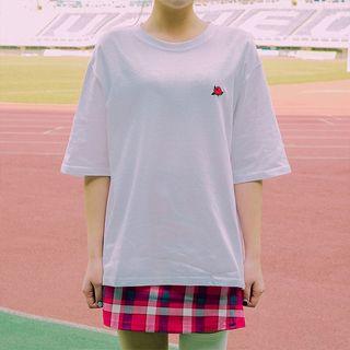 Rosette Embroidered T-shirt