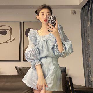 Elbow-sleeve Ruffle Trim Top / Shorts