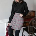 Round-neck Shirred-cuff T-shirt