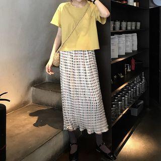 Short-sleeve T-shirt / Diamond Pattern Accordion Pleat Midi Skirt
