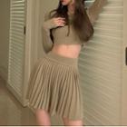 Mock-neck Knit Crop Top / Pleated Mini Skirt