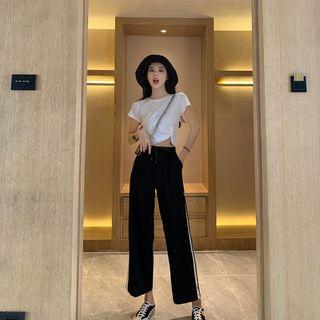 Plain T-shirt / Wide-leg Pants