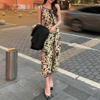 Printed Side-slit Suspender Skirt