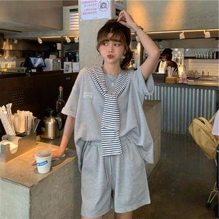 Set: Short-sleeve T-shirt + Shorts + Striped Knit Shawl