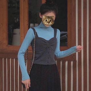 Turtleneck Long-sleeve T-shirt / Buttoned Knit Camisole