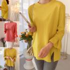 Bell-sleeve Slit-side T-shirt