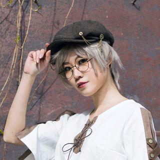Chain Accent Newsboy Cap