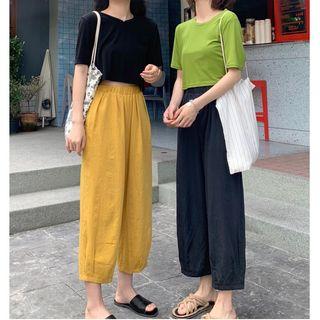 Plain Short-sleeve T-shirt / Cropped Harem Pants