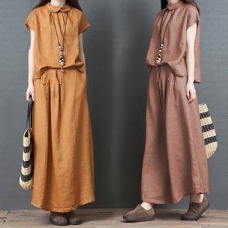 Set: Plain Short-sleeve Blouse + Maxi Skirt