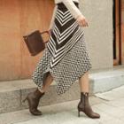 Asymmetric-hem Patterned A-line Knit Skirt