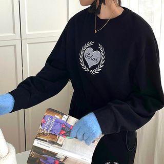 Heart Embroidered Cropped Sweatshirt / Sweatpants