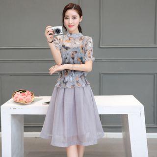 Set: Butterfly Print Short-sleeve Top + Midi Skirt