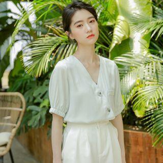 Short-sleeve Chiffon Buttoned V-neck Blouse