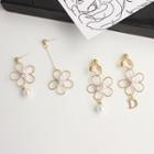 Non-matching Faux Pearl Flower Dangle Earring