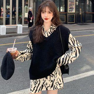 Knit Vest / Long-sleeve Zebra Print Shirt
