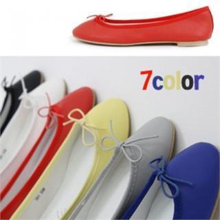 Round-toe Beribboned Flats