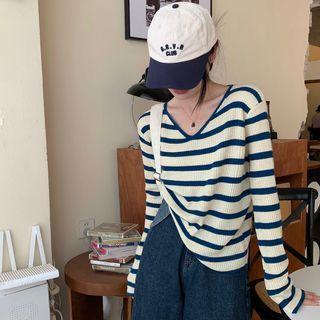 Long Sleeve V-neck Stripe Knit Top