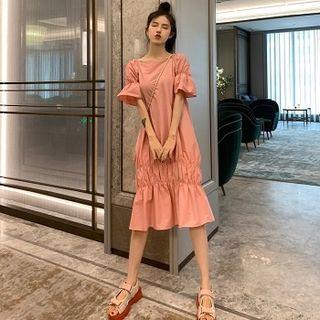 Ruffle Hem Short-sleeve Midi Dress / Sweatshorts