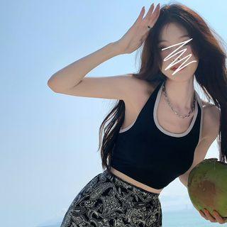 Sleeveless Two-tone Cropped Halter Top