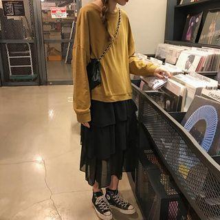 Plain Long Sleeve T-shirt / Plain Midi Skirt