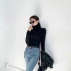 Turtle-neck Slim-fit Silky Top