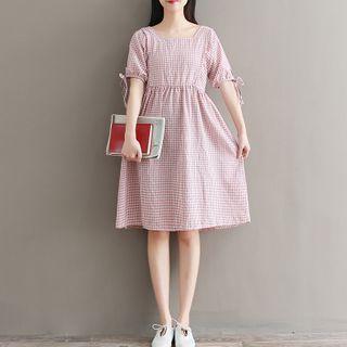 Short-sleeve Checkered Square-neck A-line Dress