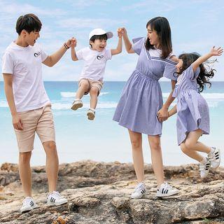 Family Matching Crew-neck Short-sleeve T-shirt / Shorts / Cold Shoulder Short-sleeve A-line Dress / Set