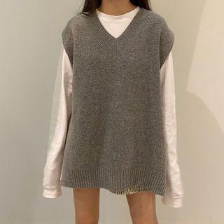 V-neck Knit Vest / Elbow Sleeve T-shirt