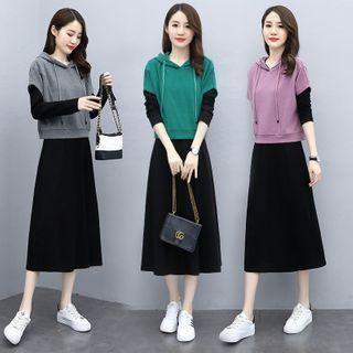 Set: Short-sleeve Hoodie + Long-sleeve Knit Dress
