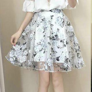 Set: Elbow-sleeve Top + Floral Print A-line Skirt