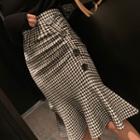 Buttoned Ruffle Hem Pencil Skirt