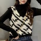 V-neck Patterned Sweater Vest / Mock-neck Knit Top