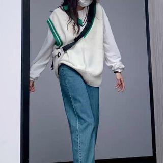 Sweatshirt / V-neck Sweater Vest / Straight-leg Jeans / Set